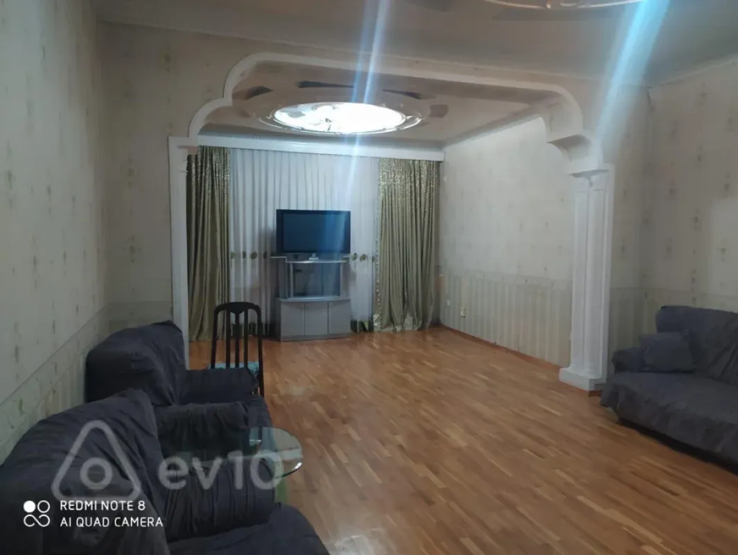 Kirayə verilir 3 otaqlı köhnə tikili 70 m²