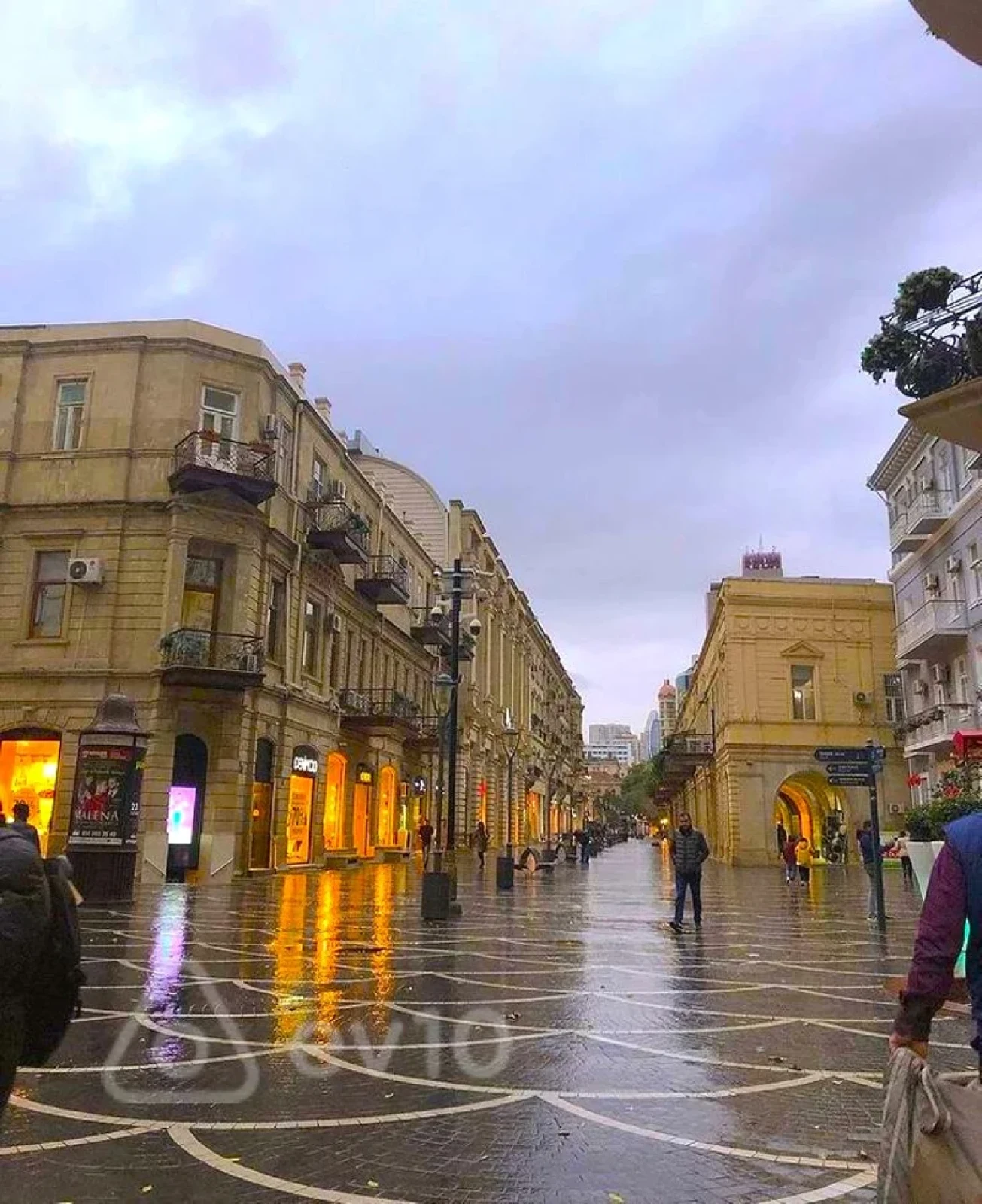 Kirayə verilir 2 otaqlı köhnə tikili 55 m²