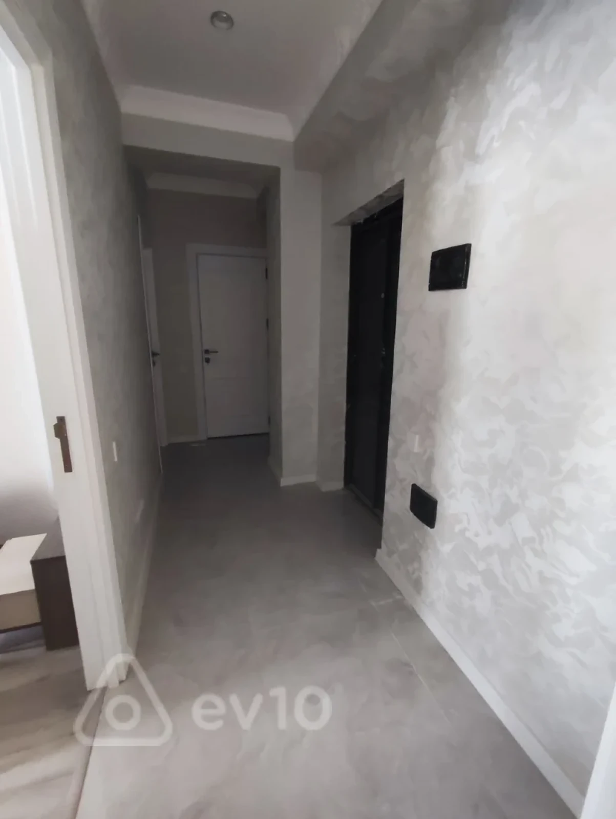 Satılır 3 otaqlı yeni tikili 60 m²
