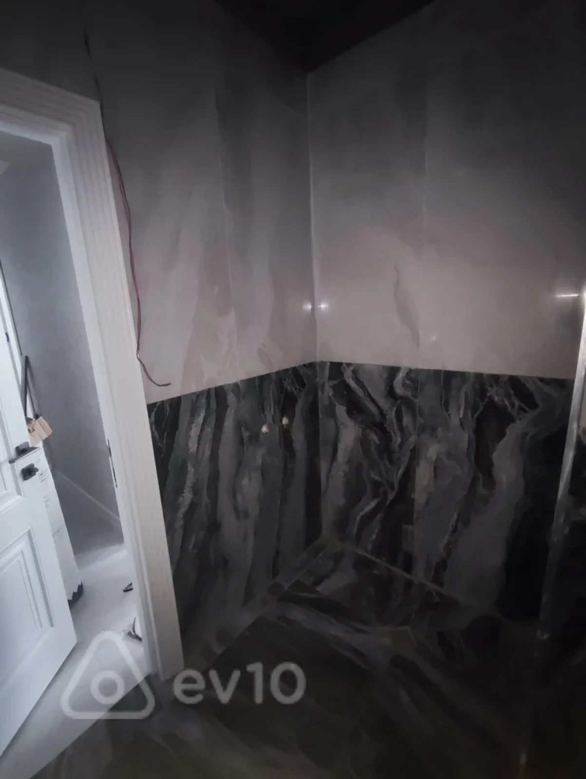 Satılır 3 otaqlı yeni tikili 60 m²