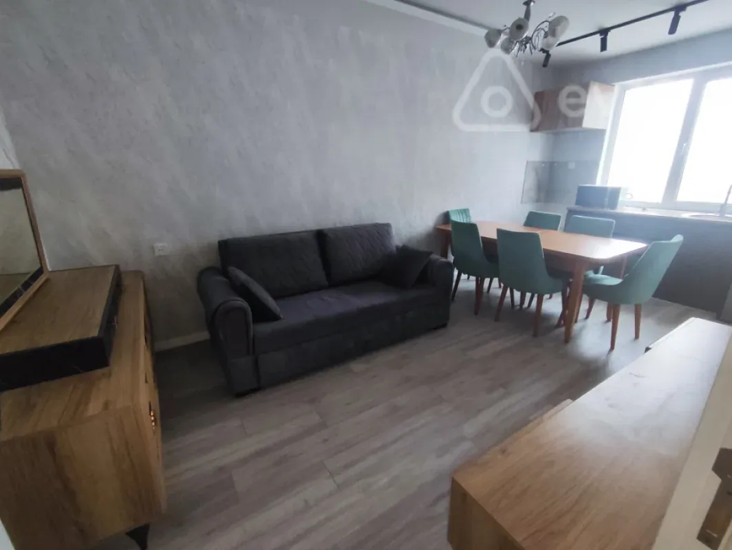 Satılır 3 otaqlı yeni tikili 60 m²