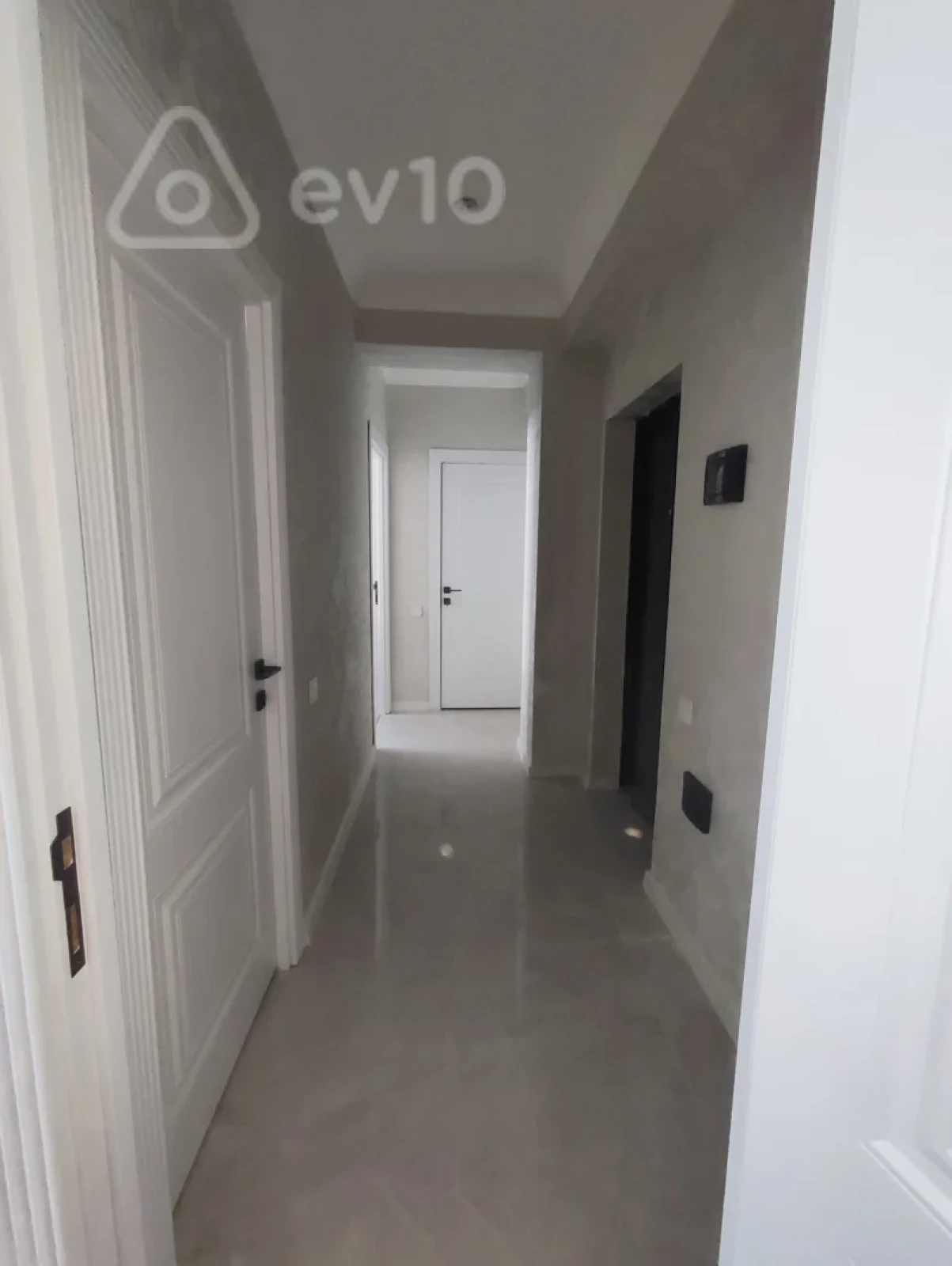 Satılır 3 otaqlı yeni tikili 60 m²