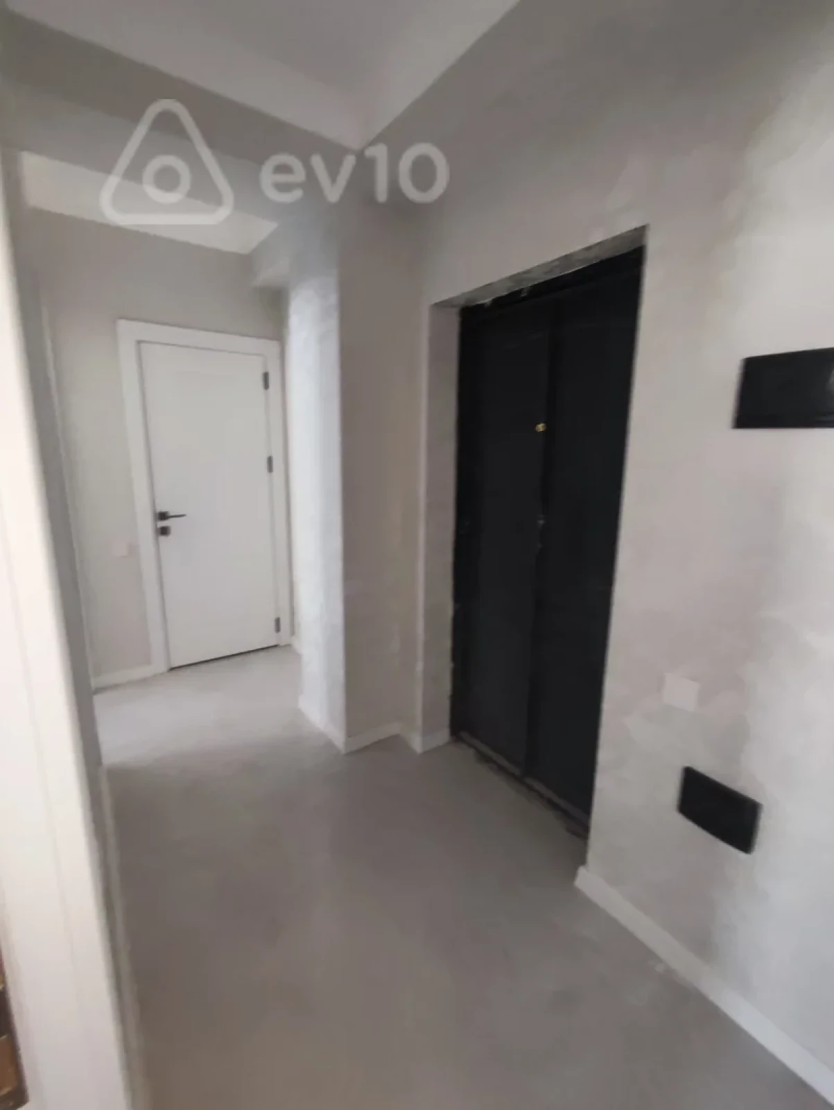 Satılır 3 otaqlı yeni tikili 60 m²