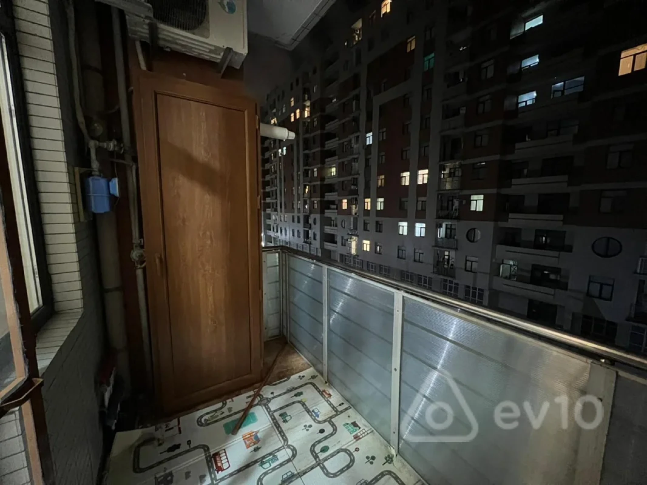 Kirayə verilir 3 otaqlı yeni tikili 145 m²