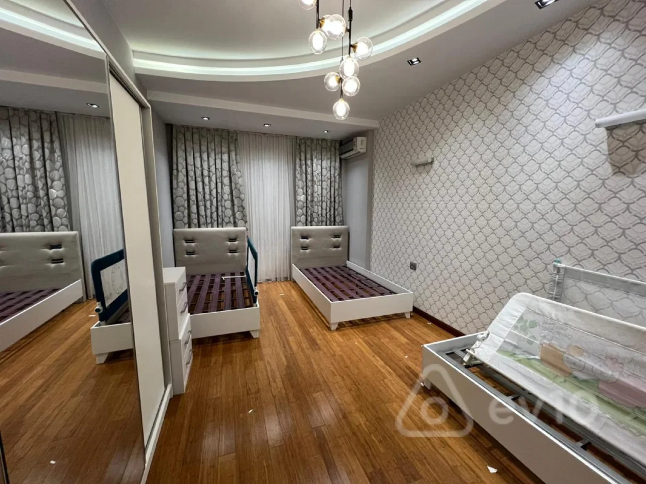 Kirayə verilir 3 otaqlı yeni tikili 145 m²