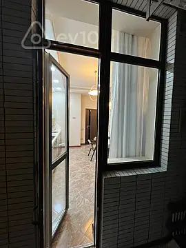 Kirayə verilir 3 otaqlı yeni tikili 145 m²