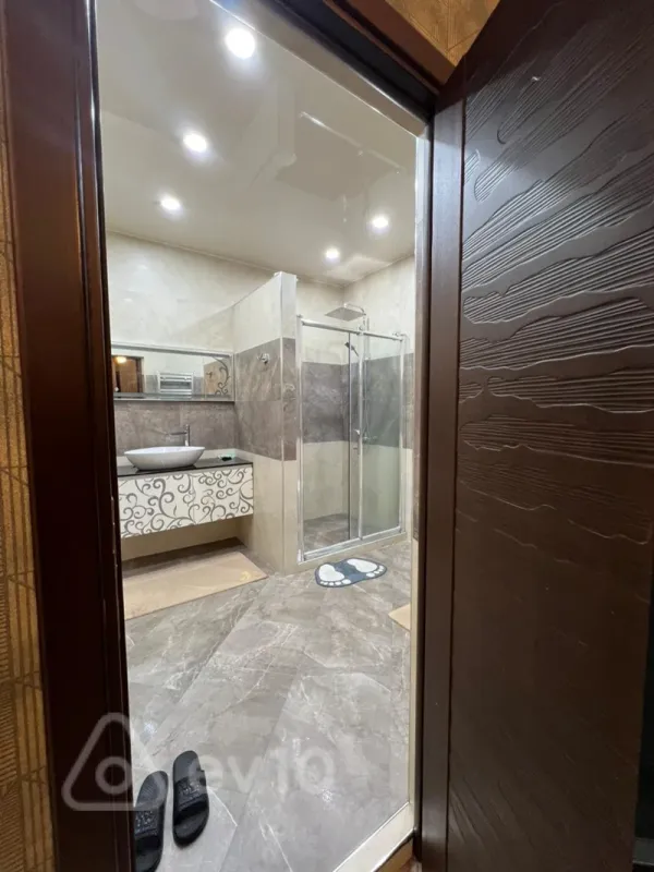 Kirayə verilir 3 otaqlı yeni tikili 145 m²