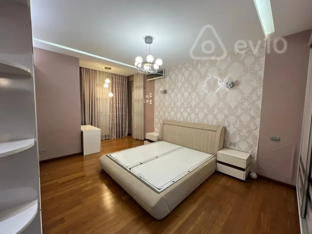 Kirayə verilir 3 otaqlı yeni tikili 145 m²