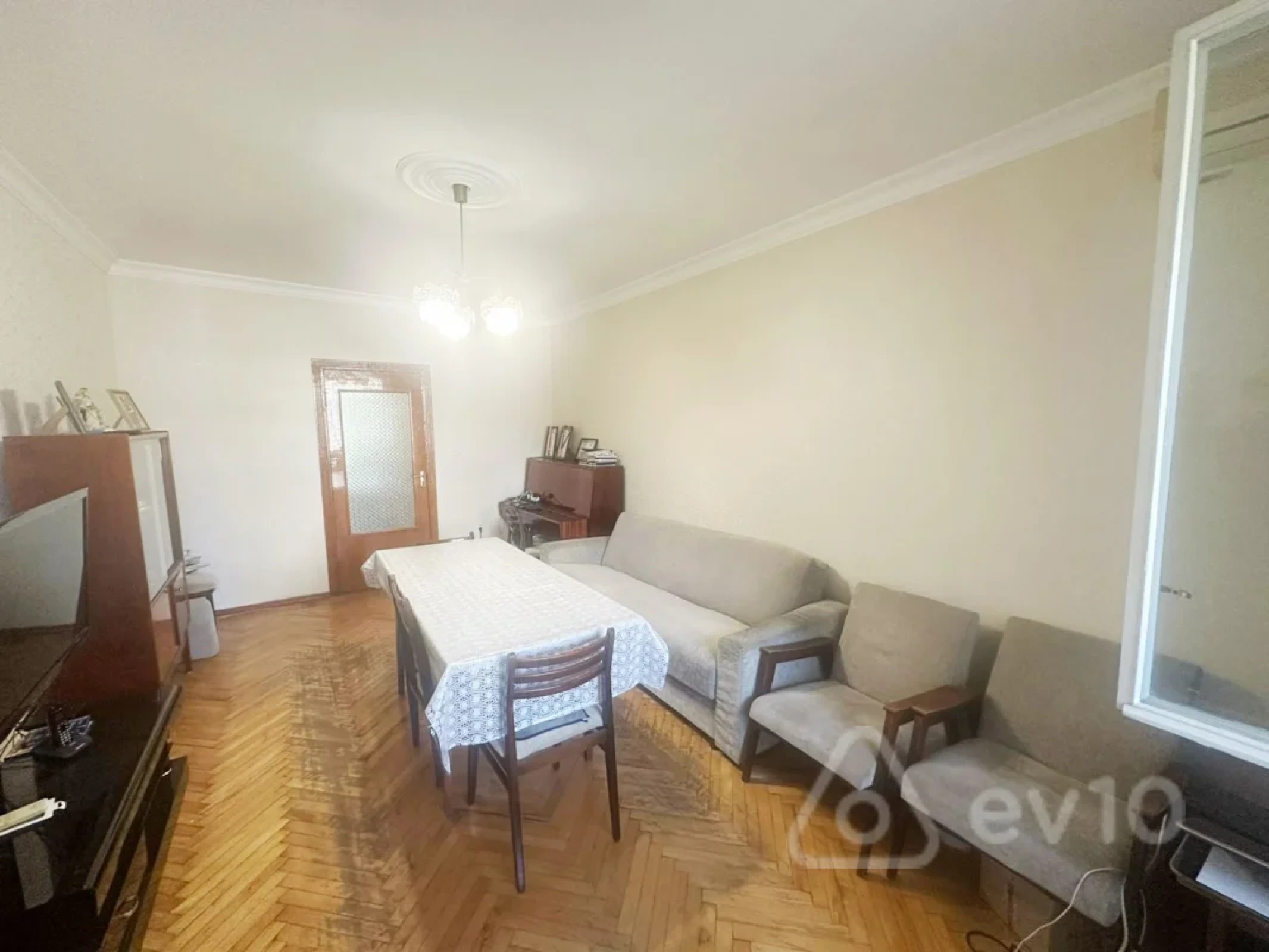 Satılır 3 otaqlı köhnə tikili 90 m²