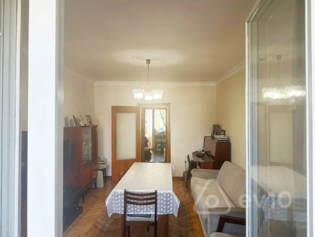 Satılır 3 otaqlı köhnə tikili 90 m²