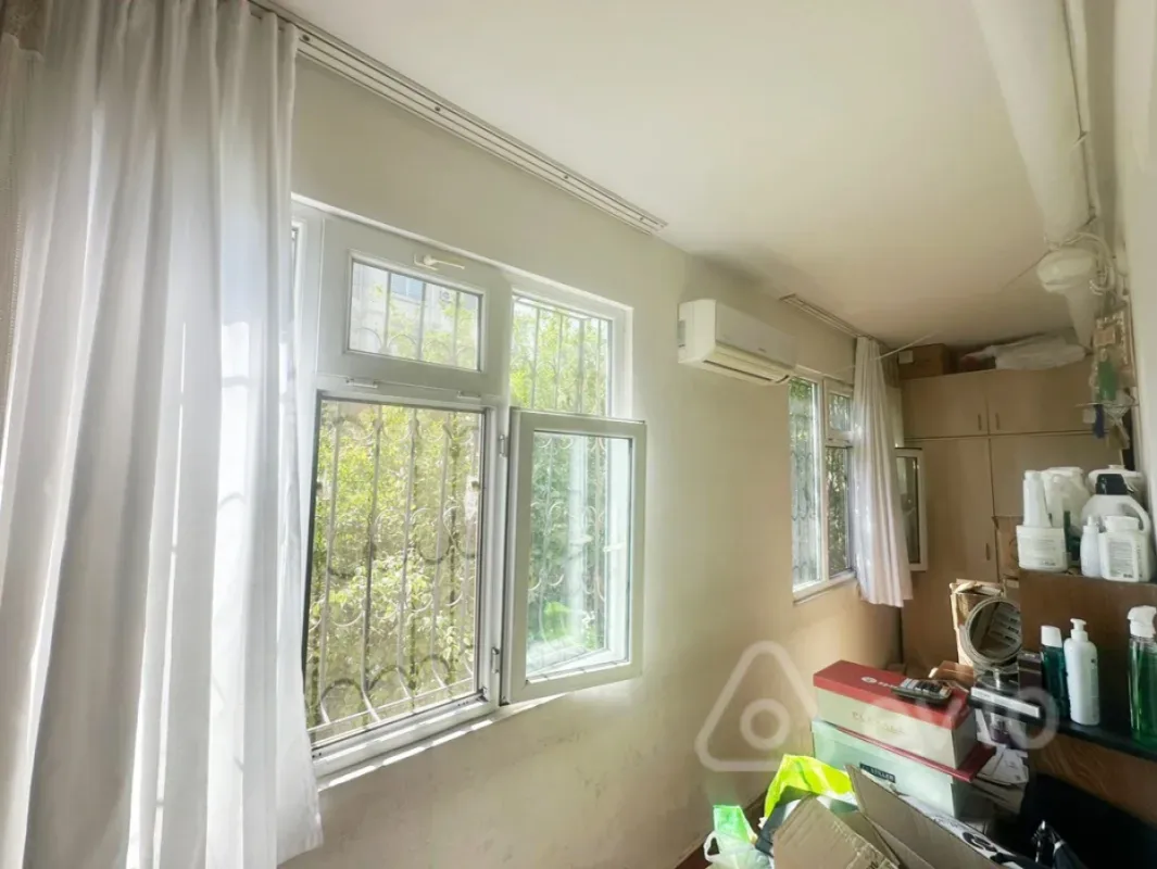 Satılır 3 otaqlı köhnə tikili 90 m²