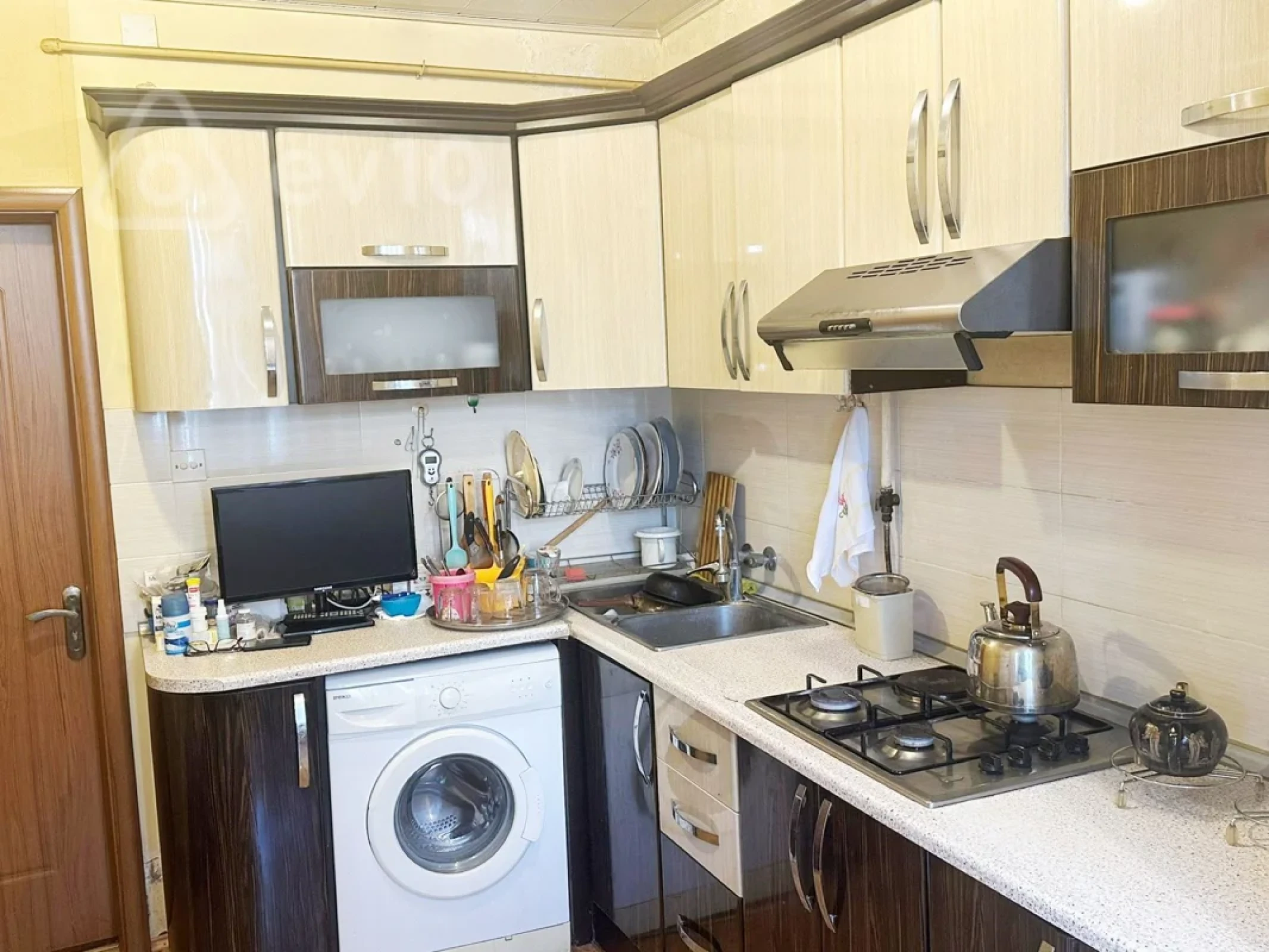 Satılır 3 otaqlı köhnə tikili 90 m²