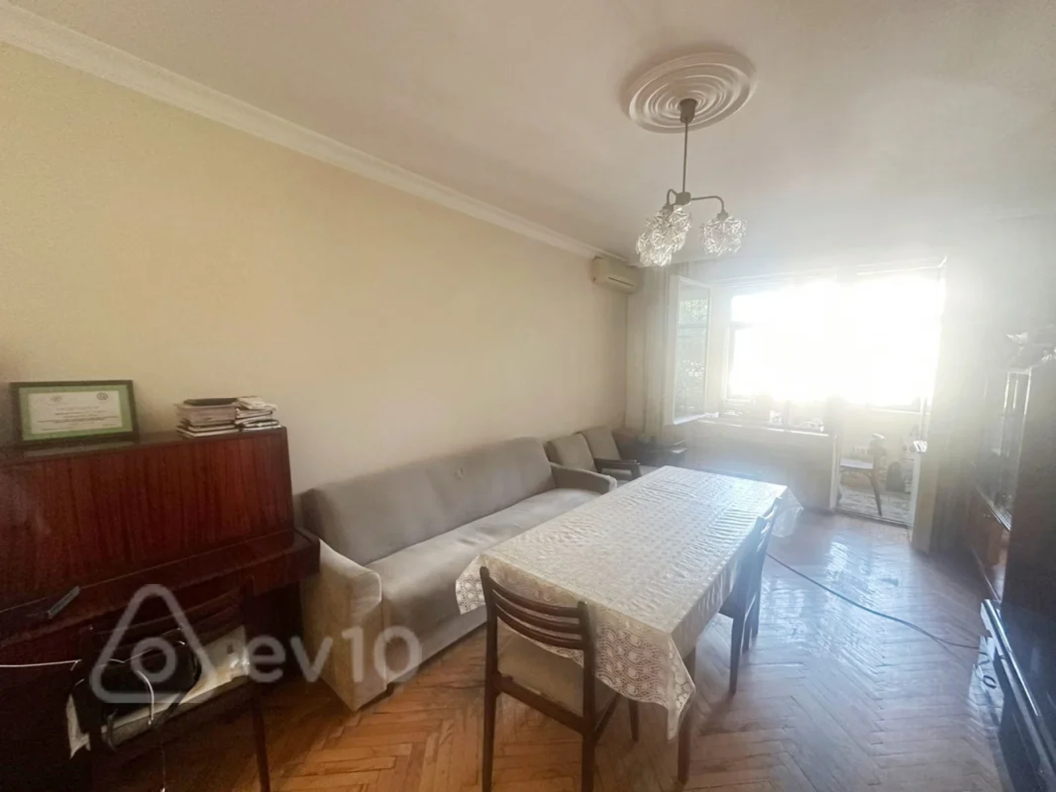 Satılır 3 otaqlı köhnə tikili 90 m²