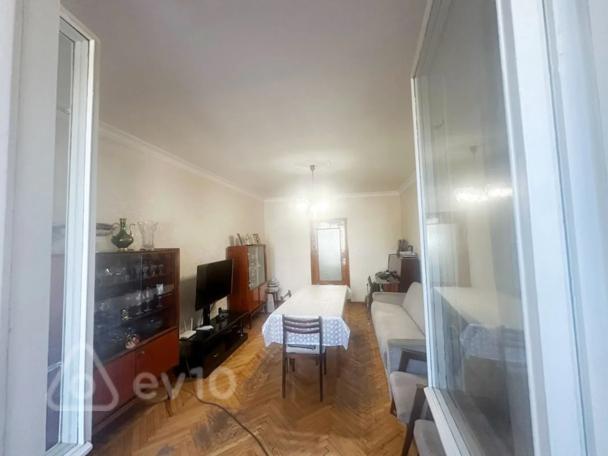 Satılır 3 otaqlı köhnə tikili 90 m²