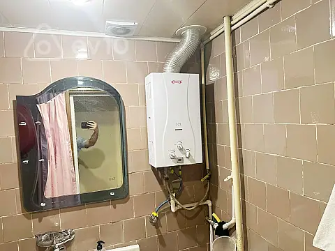 Satılır 3 otaqlı köhnə tikili 90 m²