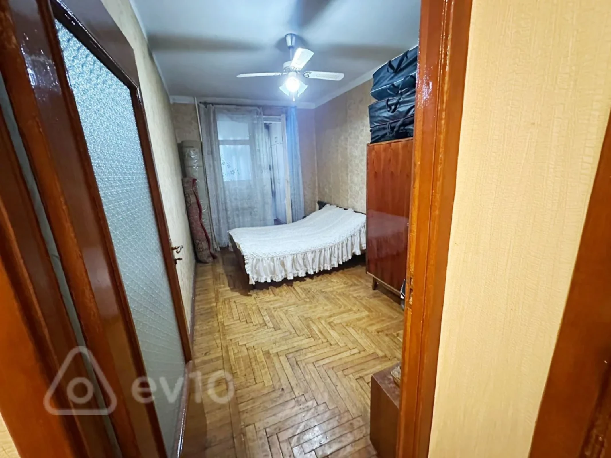Satılır 3 otaqlı köhnə tikili 90 m²