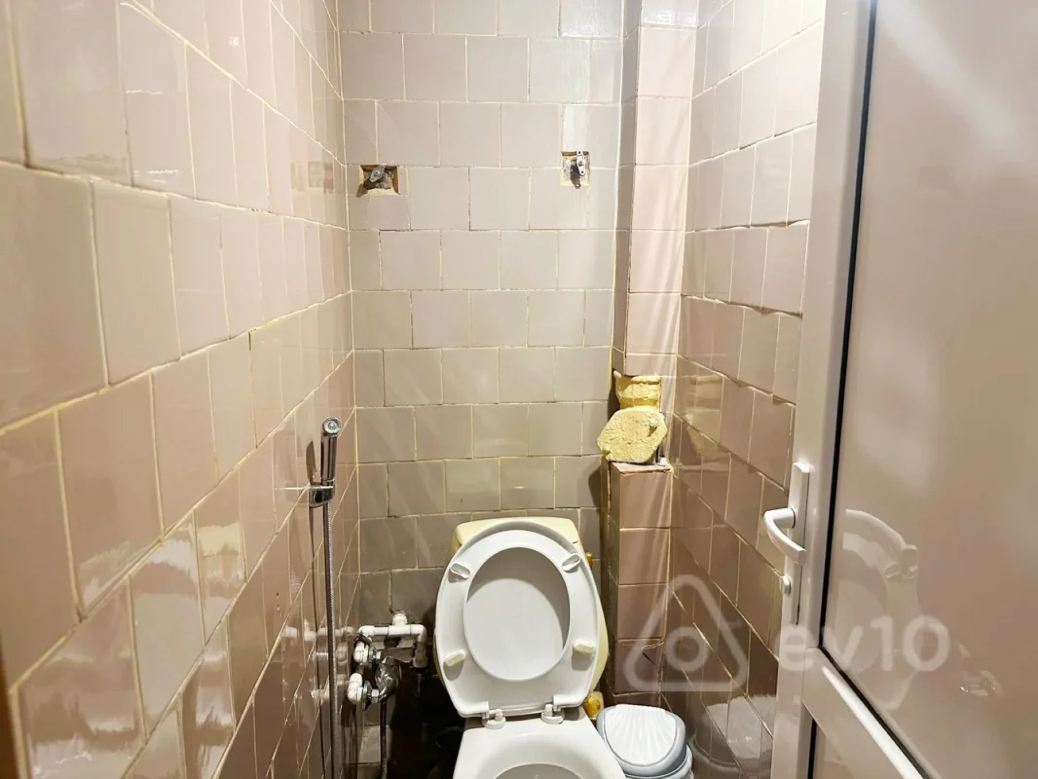Satılır 3 otaqlı köhnə tikili 90 m²