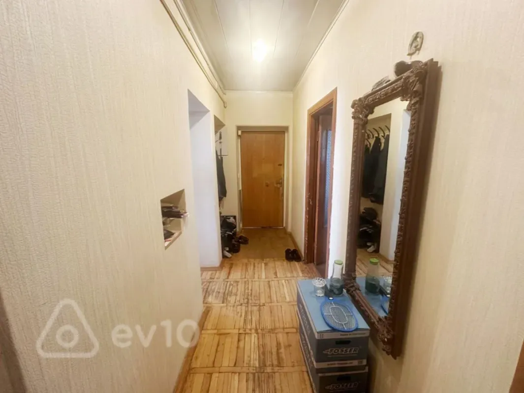 Satılır 3 otaqlı köhnə tikili 90 m²