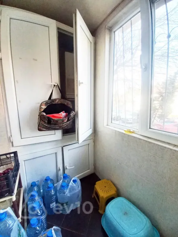 Satılır 4 otaqlı köhnə tikili 120 m²