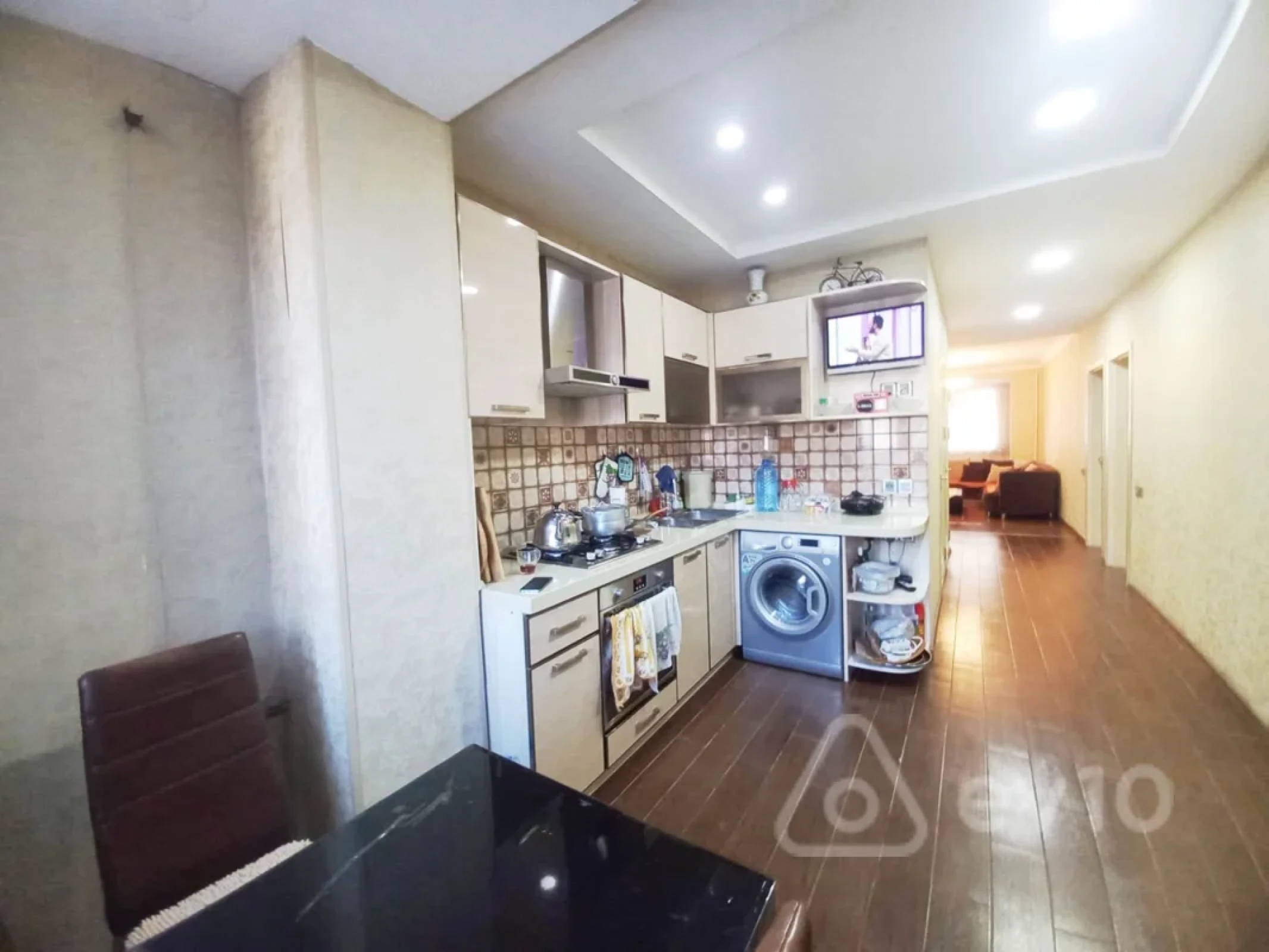 Satılır 4 otaqlı köhnə tikili 120 m²