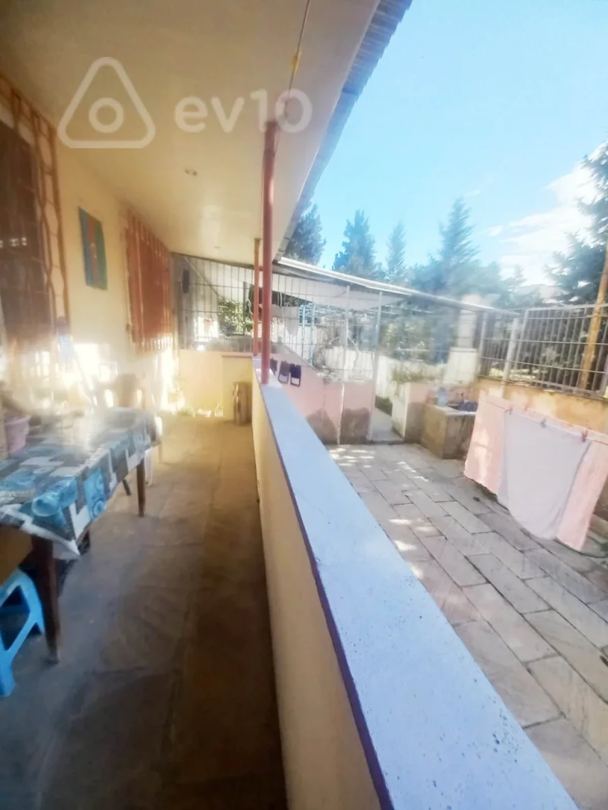 Satılır 4 otaqlı köhnə tikili 120 m²