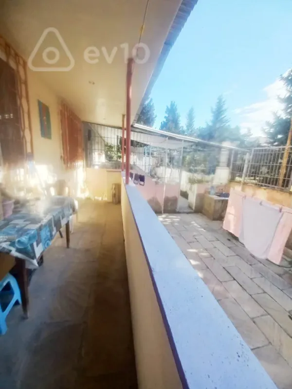 Satılır 4 otaqlı köhnə tikili 120 m²