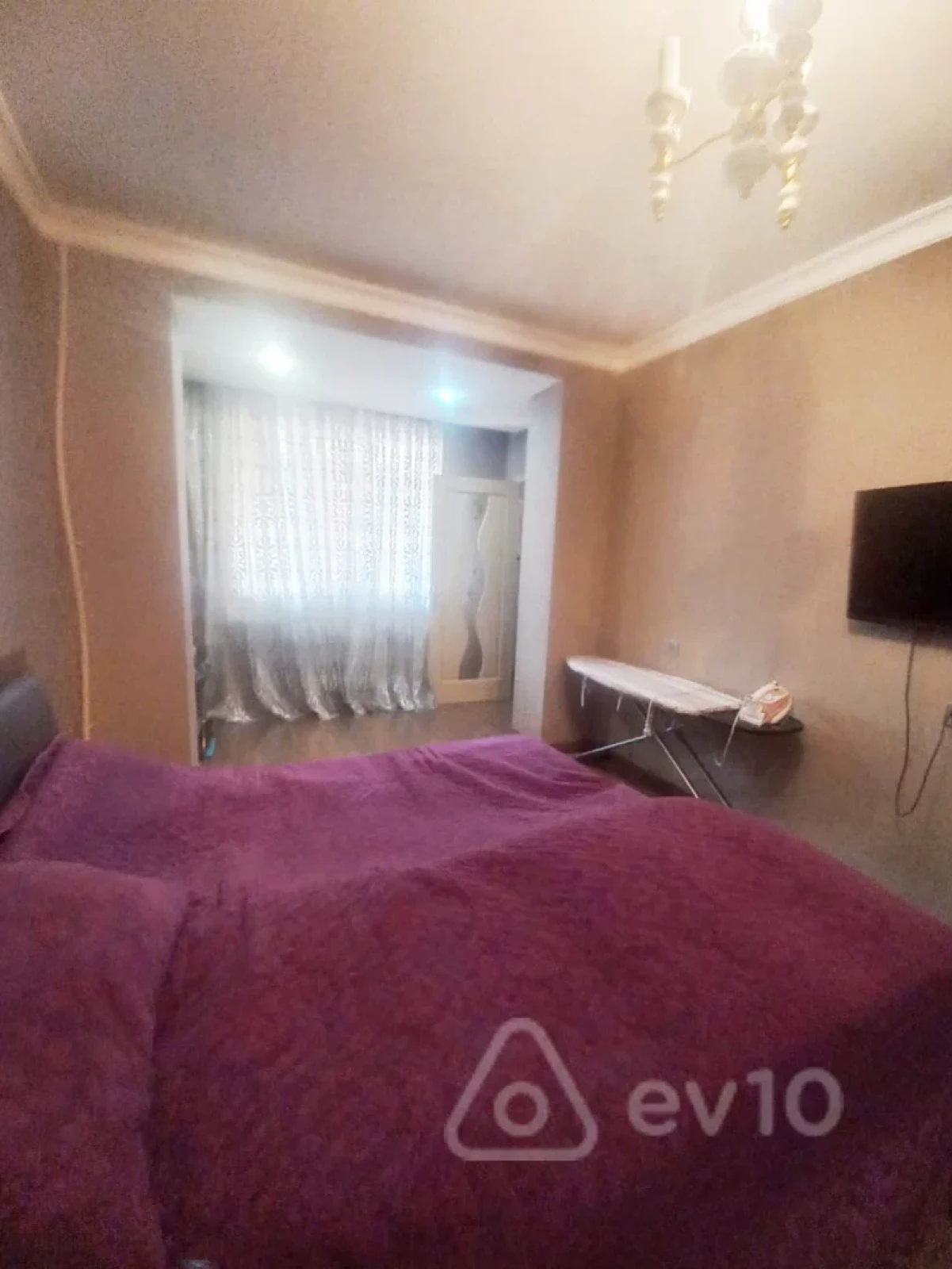 Satılır 4 otaqlı köhnə tikili 120 m²