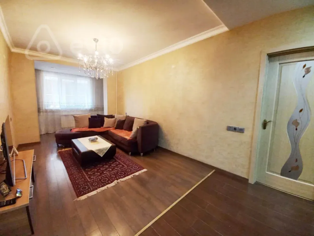 Satılır 4 otaqlı köhnə tikili 120 m²