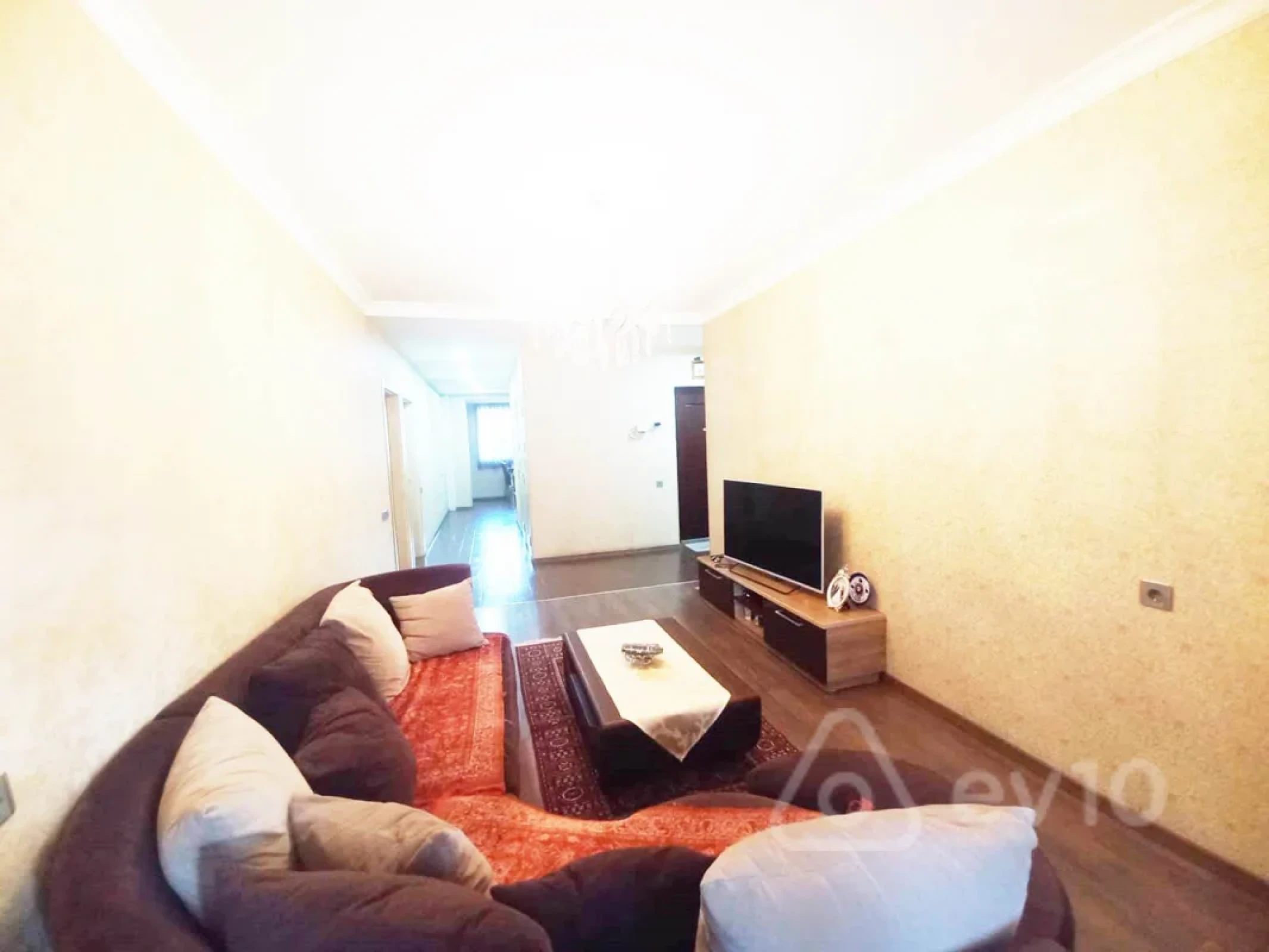 Satılır 4 otaqlı köhnə tikili 120 m²