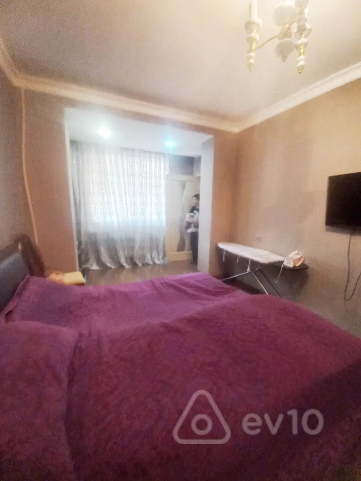 Satılır 4 otaqlı köhnə tikili 120 m²