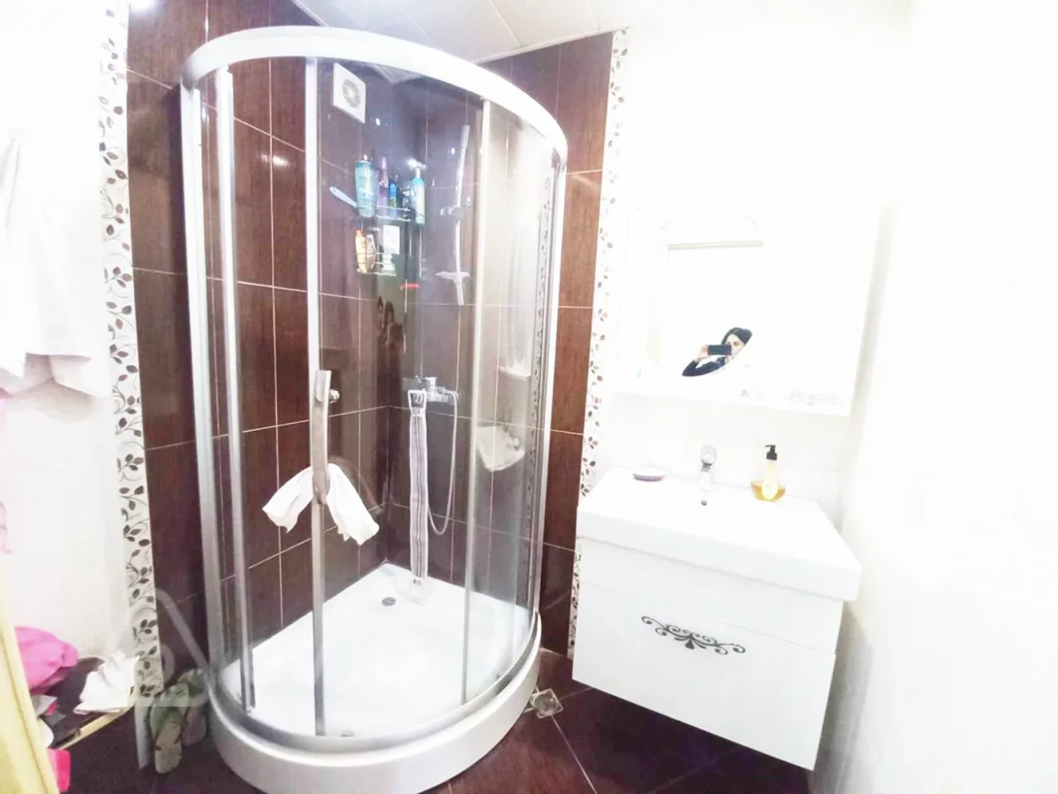 Satılır 4 otaqlı köhnə tikili 120 m²