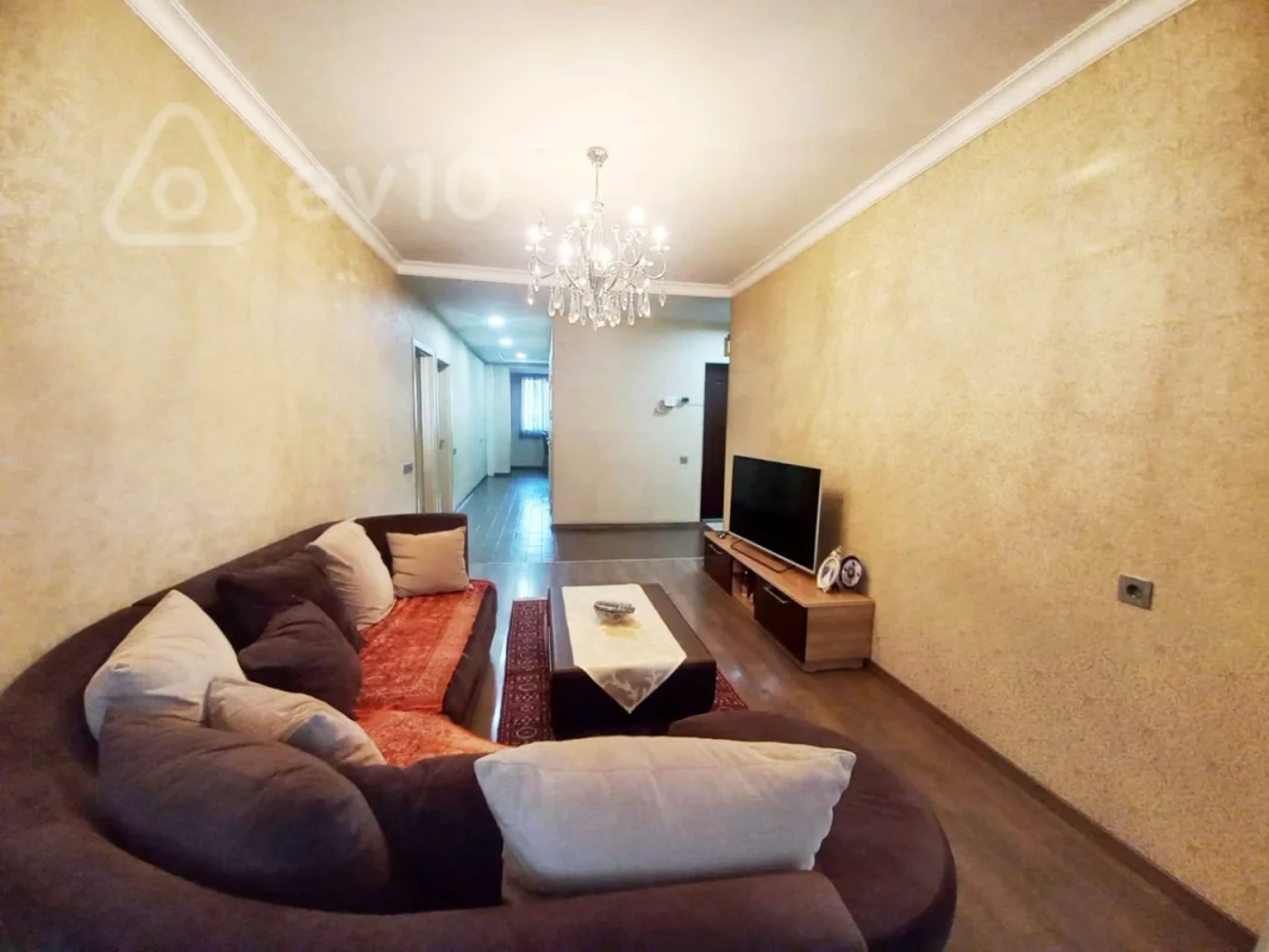 Satılır 4 otaqlı köhnə tikili 120 m²