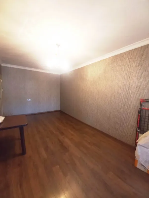 Satılır 4 otaqlı köhnə tikili 120 m²