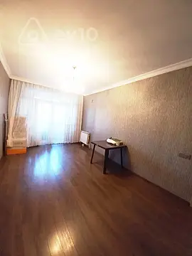 Satılır 4 otaqlı köhnə tikili 120 m²