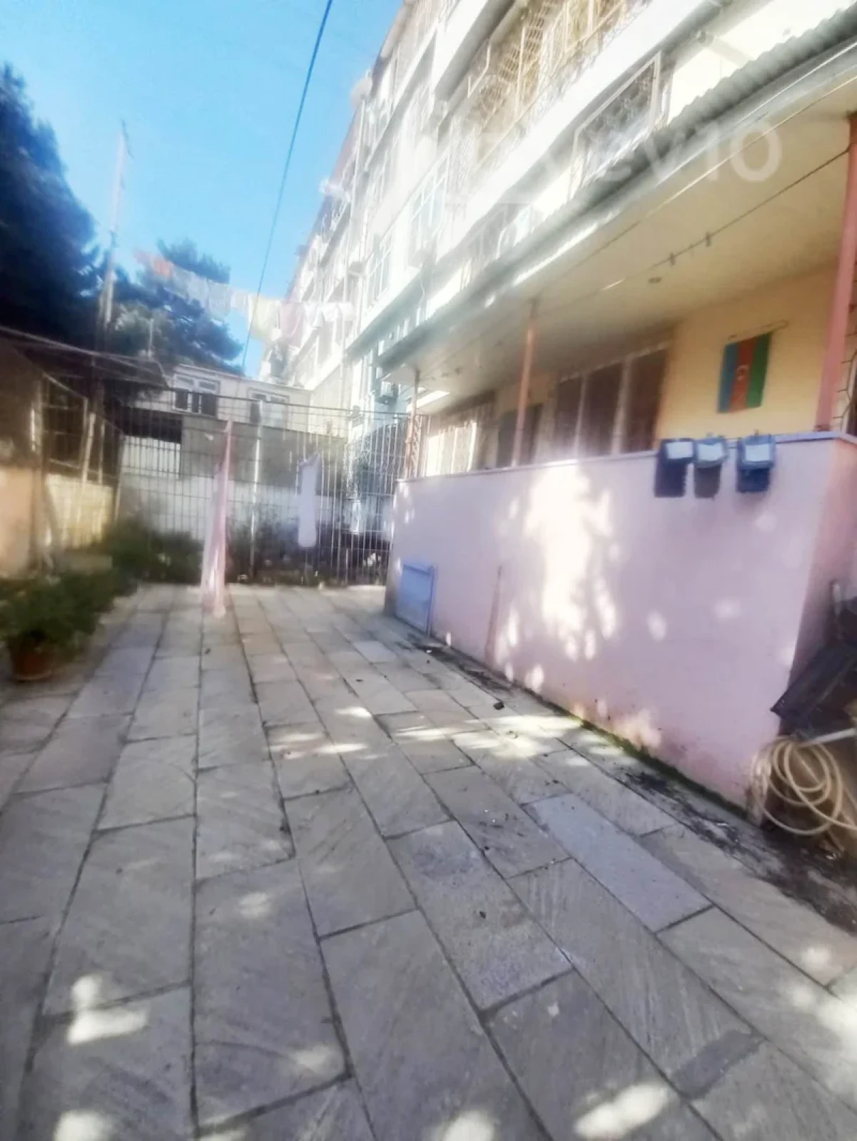 Satılır 4 otaqlı köhnə tikili 120 m²