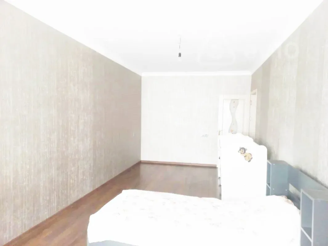 Satılır 4 otaqlı köhnə tikili 120 m²