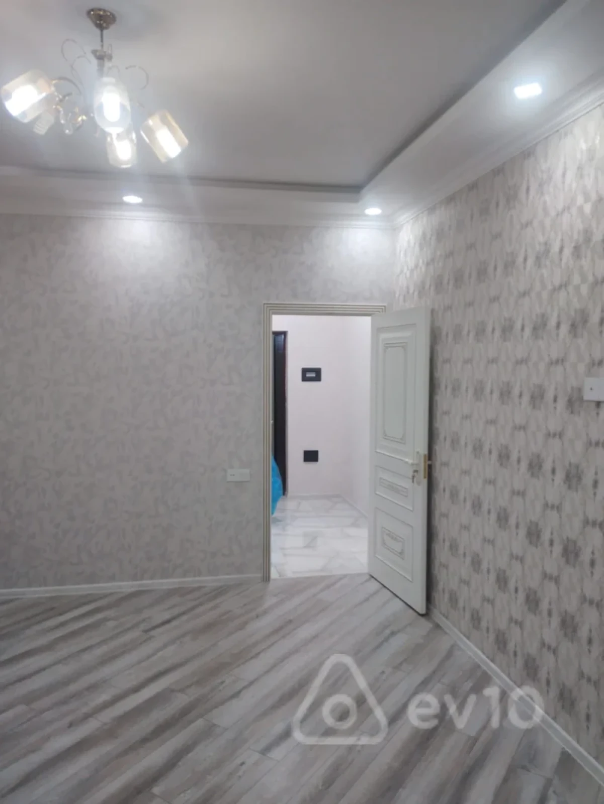 Kirayə verilir 2 otaqlı yeni tikili 60 m²