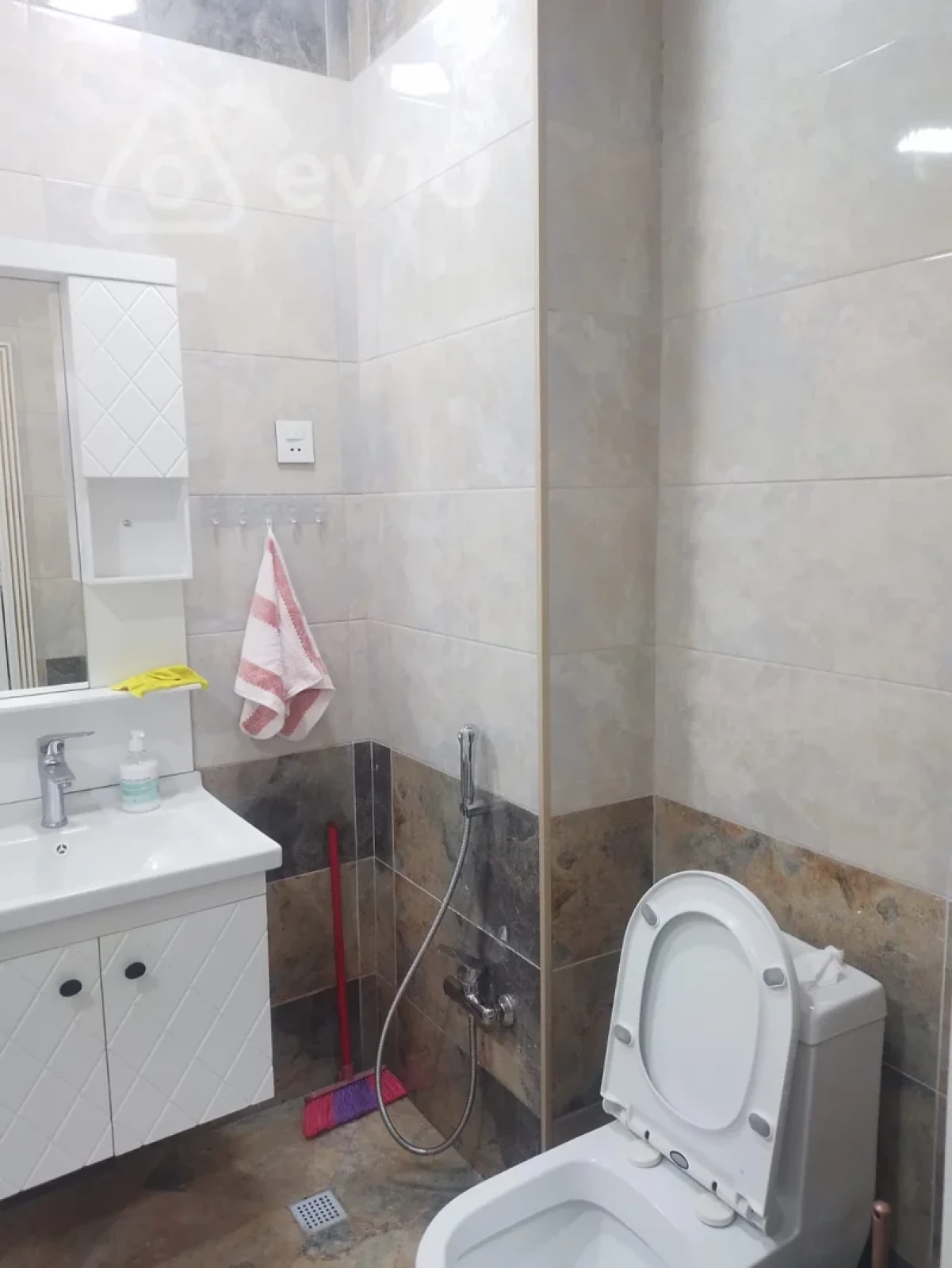 Kirayə verilir 2 otaqlı yeni tikili 60 m²