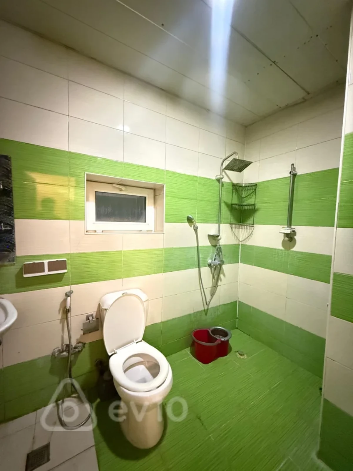 Kirayə verilir 4 otaqlı köhnə tikili 120 m²