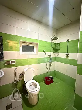 Kirayə verilir 4 otaqlı köhnə tikili 120 m²