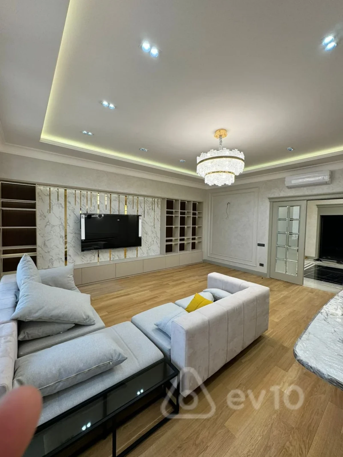 Kirayə verilir 3 otaqlı yeni tikili 110 m²