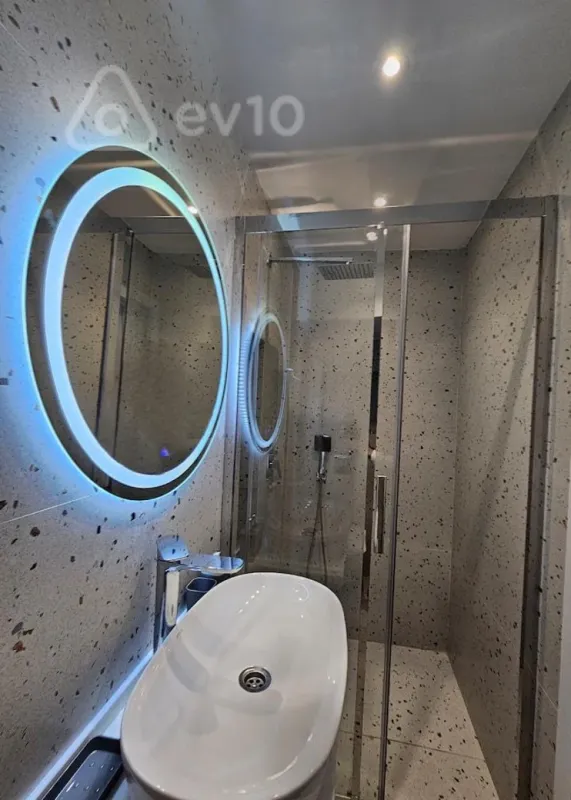 Satılır 2 otaqlı köhnə tikili 45 m²