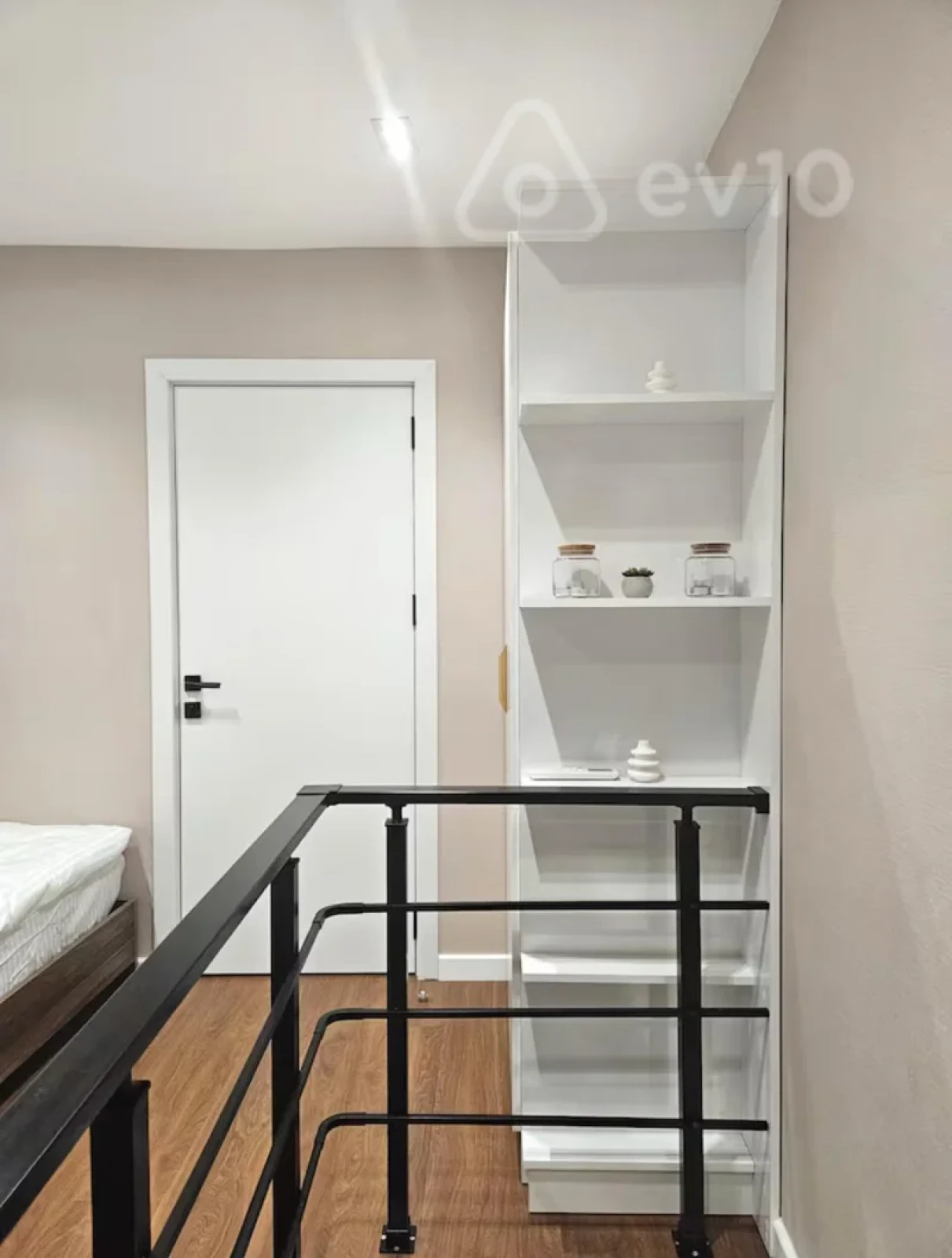 Satılır 2 otaqlı köhnə tikili 45 m²