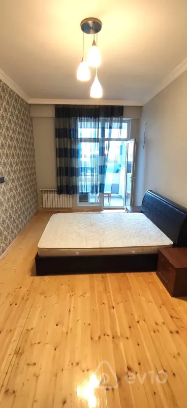 Kirayə verilir 2 otaqlı yeni tikili 75 m²