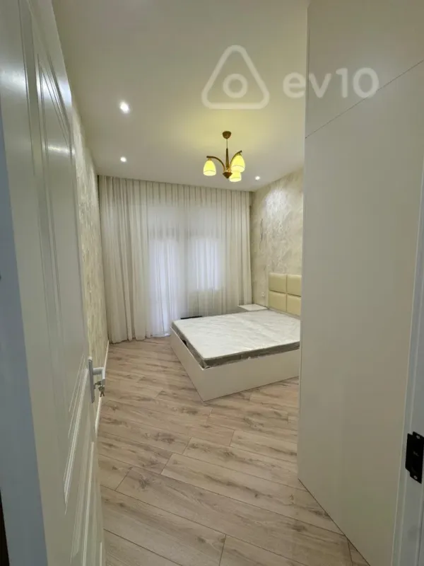 Kirayə verilir 2 otaqlı yeni tikili 68 m²