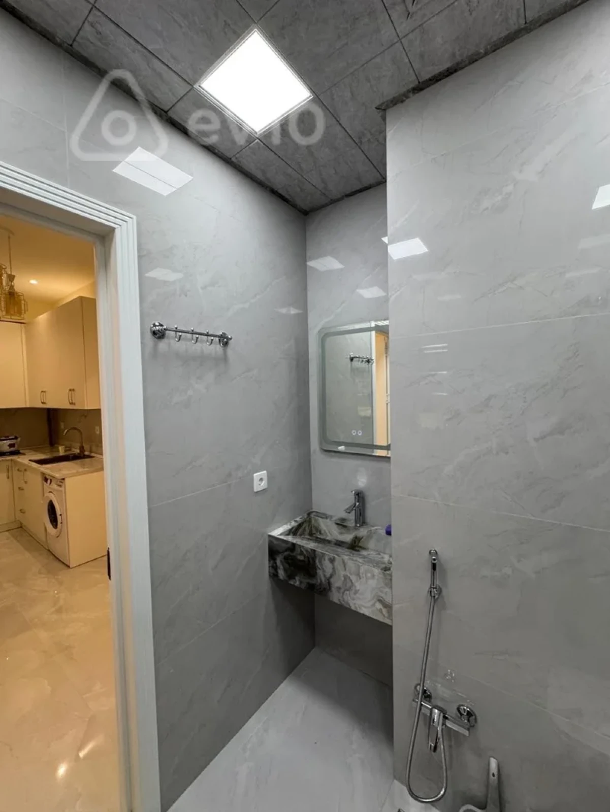 Kirayə verilir 2 otaqlı yeni tikili 68 m²