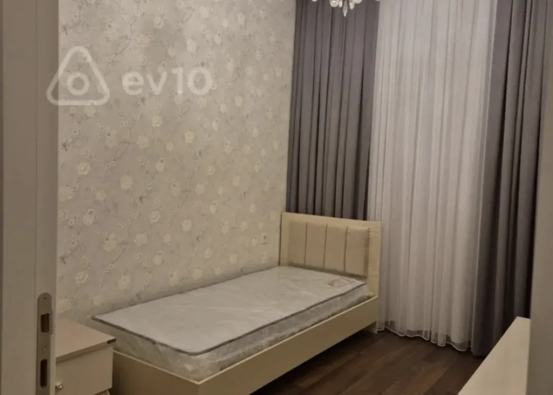 Kirayə verilir 3 otaqlı yeni tikili 100 m²