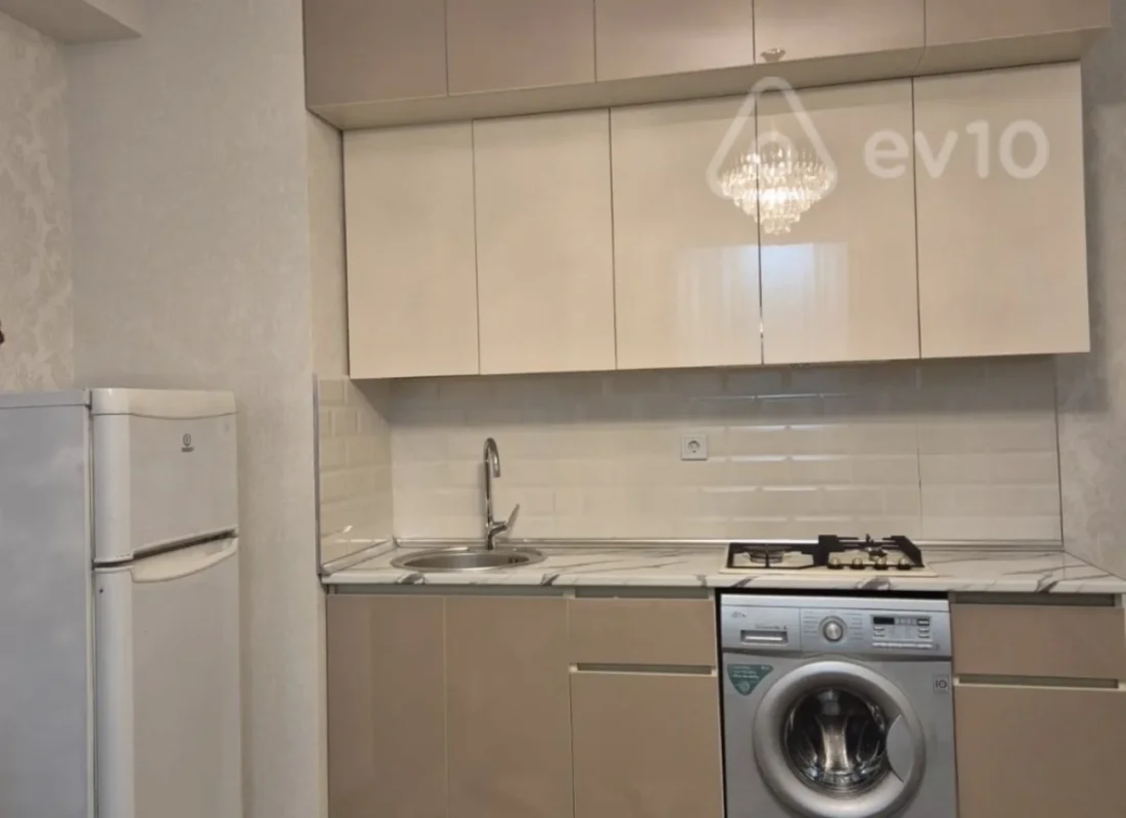 Kirayə verilir 3 otaqlı yeni tikili 100 m²