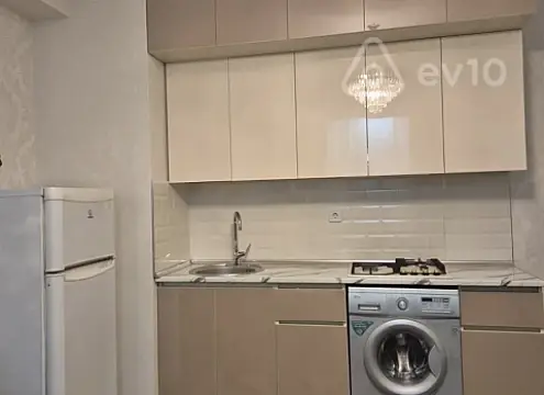 Kirayə verilir 3 otaqlı yeni tikili 100 m²