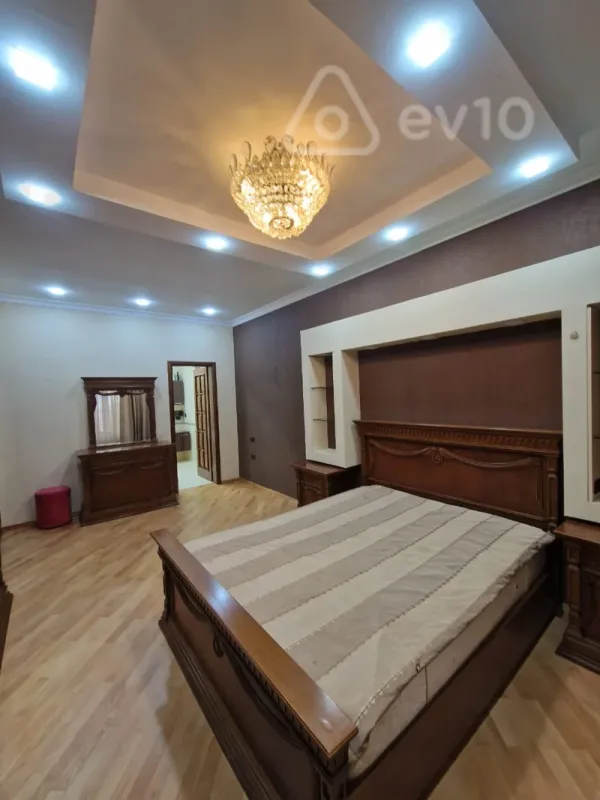 Satılır 4 otaqlı yeni tikili 176 m²